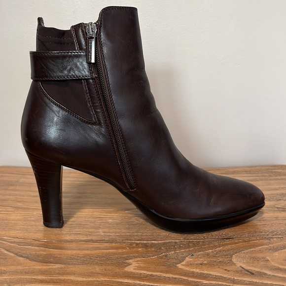 Aquatalia Water Repellent Brown Leather Ankle Boot - Picture 3 of 8